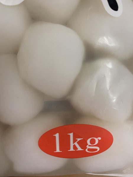 業務スーパー玉こんにゃくの袋にある1kgの文字