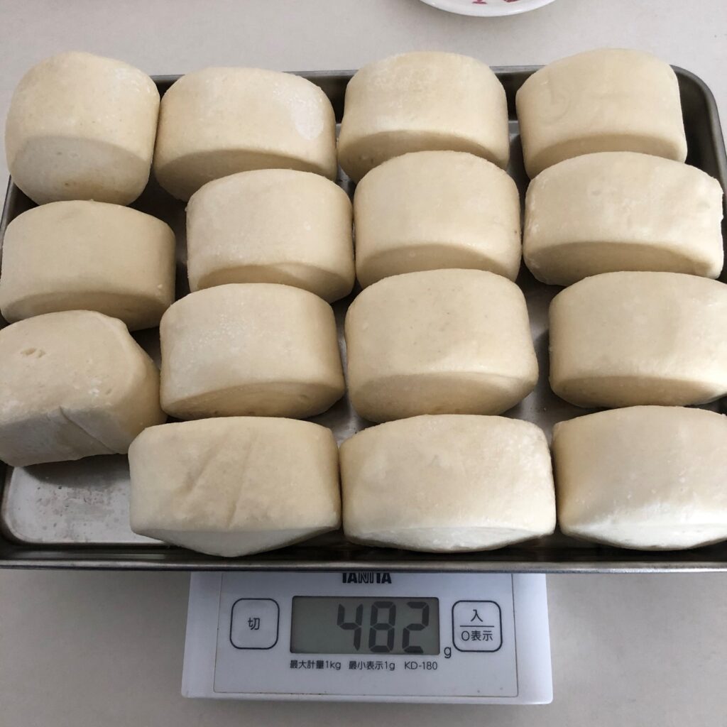 業務スーパーの中華小麦パンの重量を計ってみたら482gだった