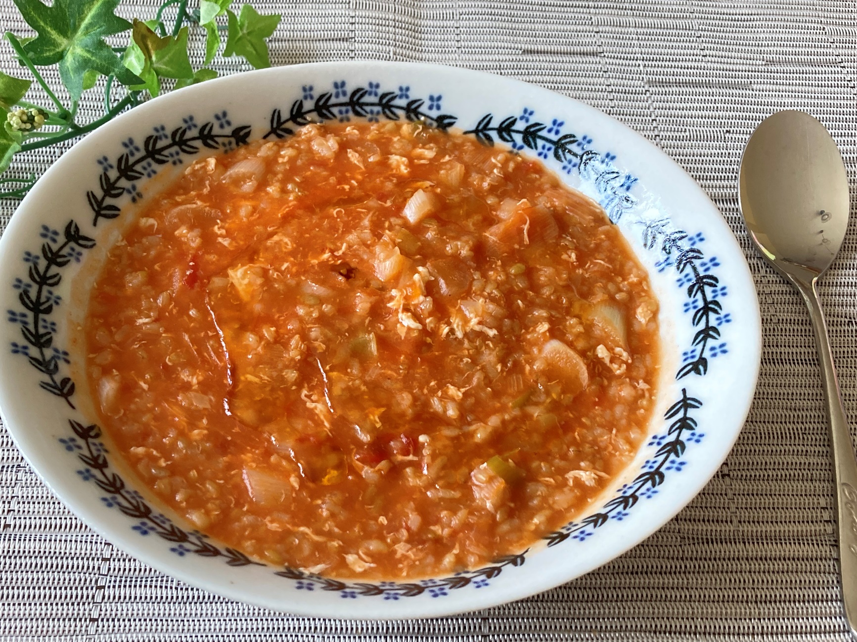 業務スーパーの玄米トマトリゾットで作るトマトの中華粥