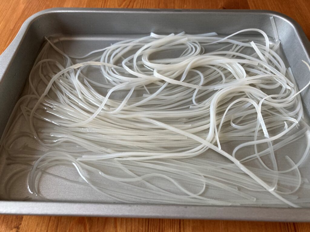 業務スーパーのタイビーフン(センレッグ)は歯ごたえが楽しい乾麺♪ | 業スーおすすめブログ