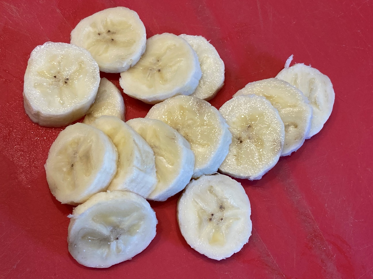 バナナを薄切りにしたところ