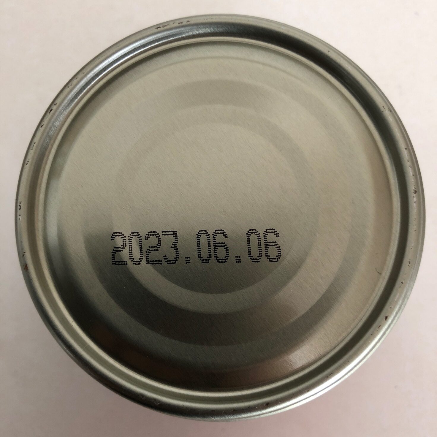 業務スーパーの味煌（豚）の缶底に記載されている賞味期限
