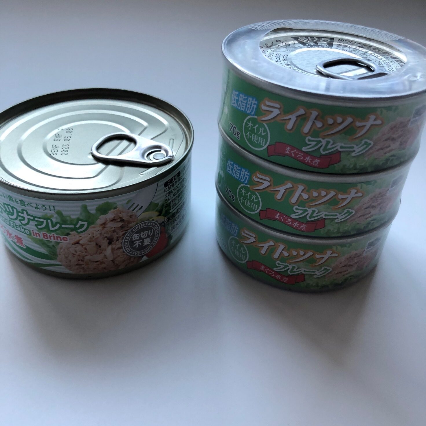 業務スーパーのライトツナフレーク缶（まぐろ水煮）185gと70g✕3個のツナ缶