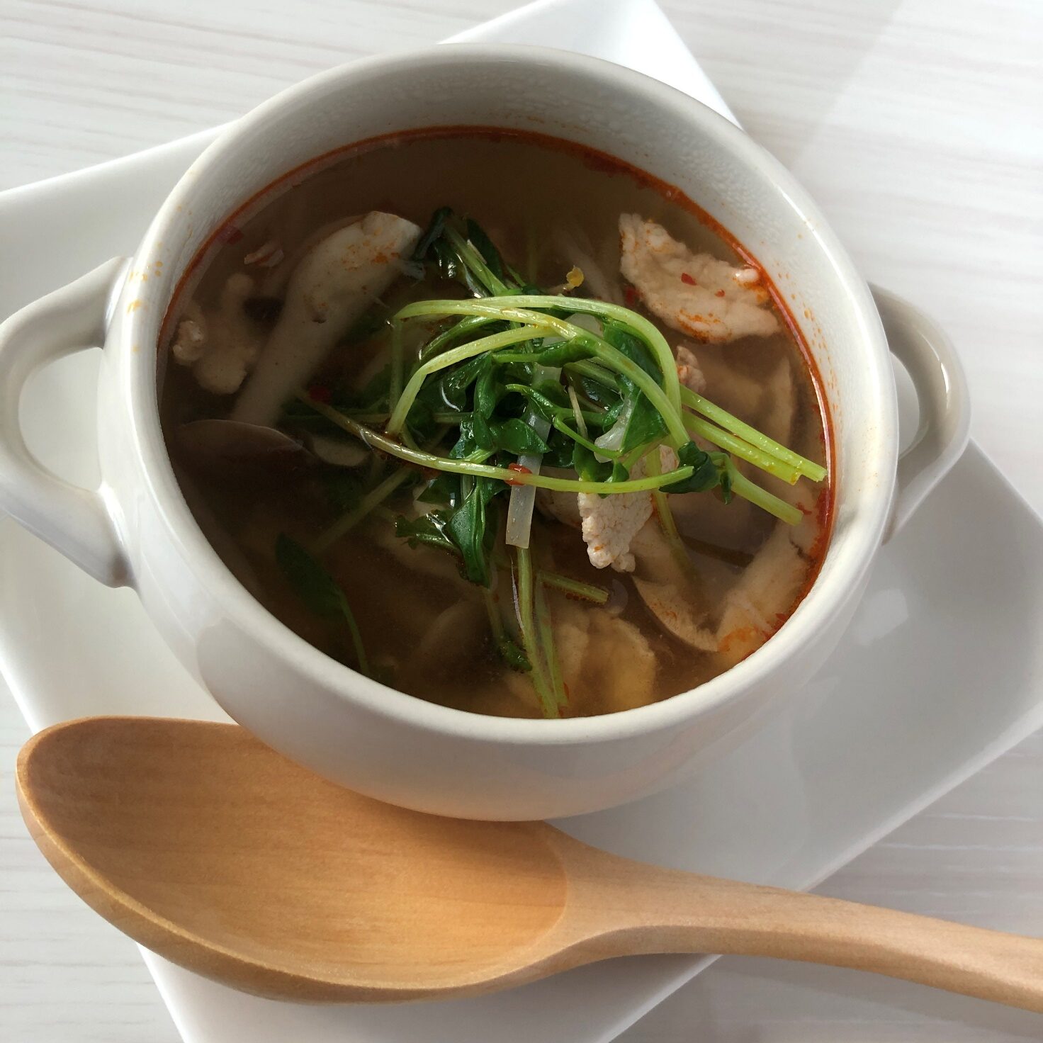 完成した業務スーパーの四川豆板醤で作った中華スープ